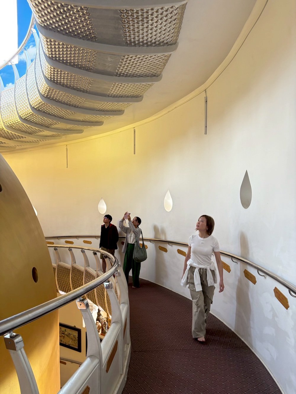 チェンライのワットタートーン内部の構造