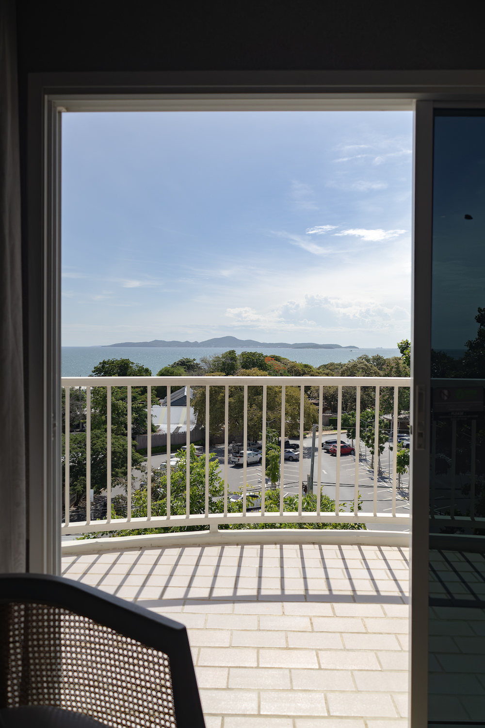 クロス パタヤ プラタムナック(Cross Pattaya Pratamnak)の窓から見えるラン島