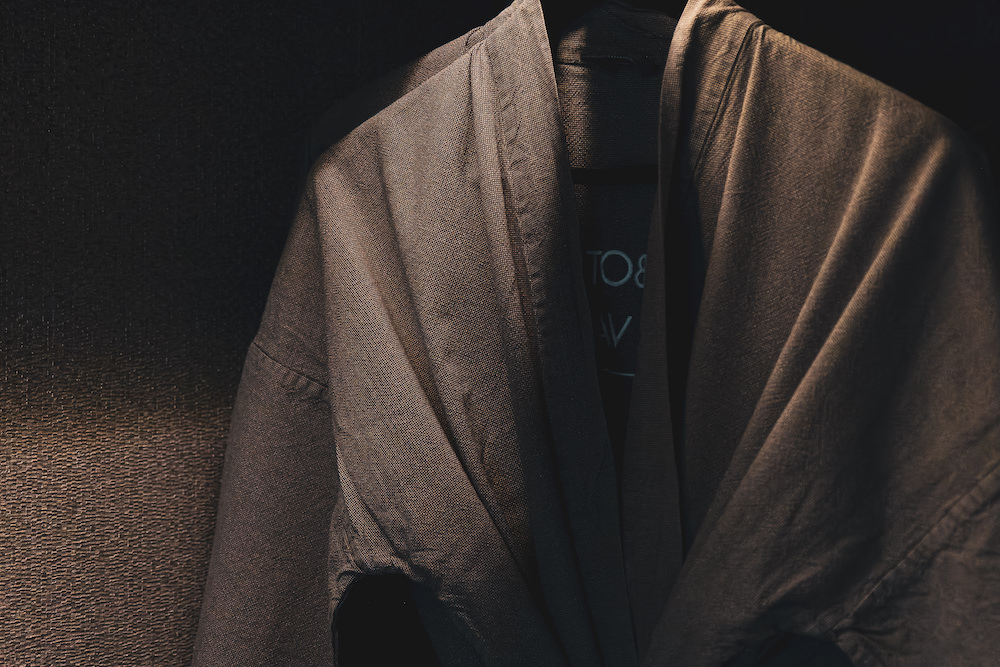 クロス パタヤ プラタムナック（Cross Pattaya Pratamnak）客室のガウン