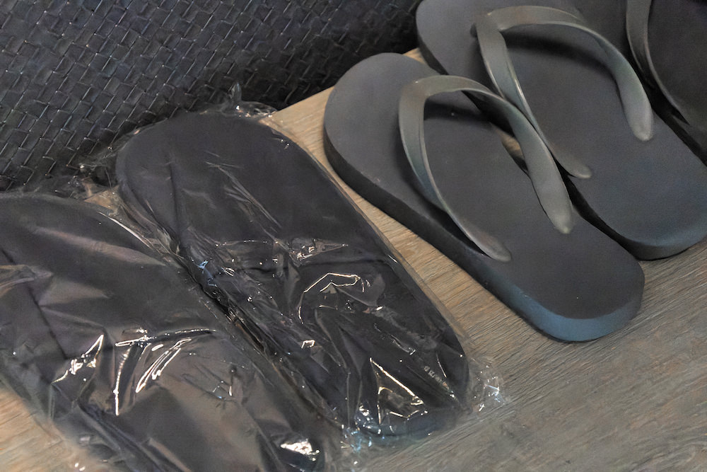 クロス パタヤ プラタムナック（Cross Pattaya Pratamnak）客室のサンダル