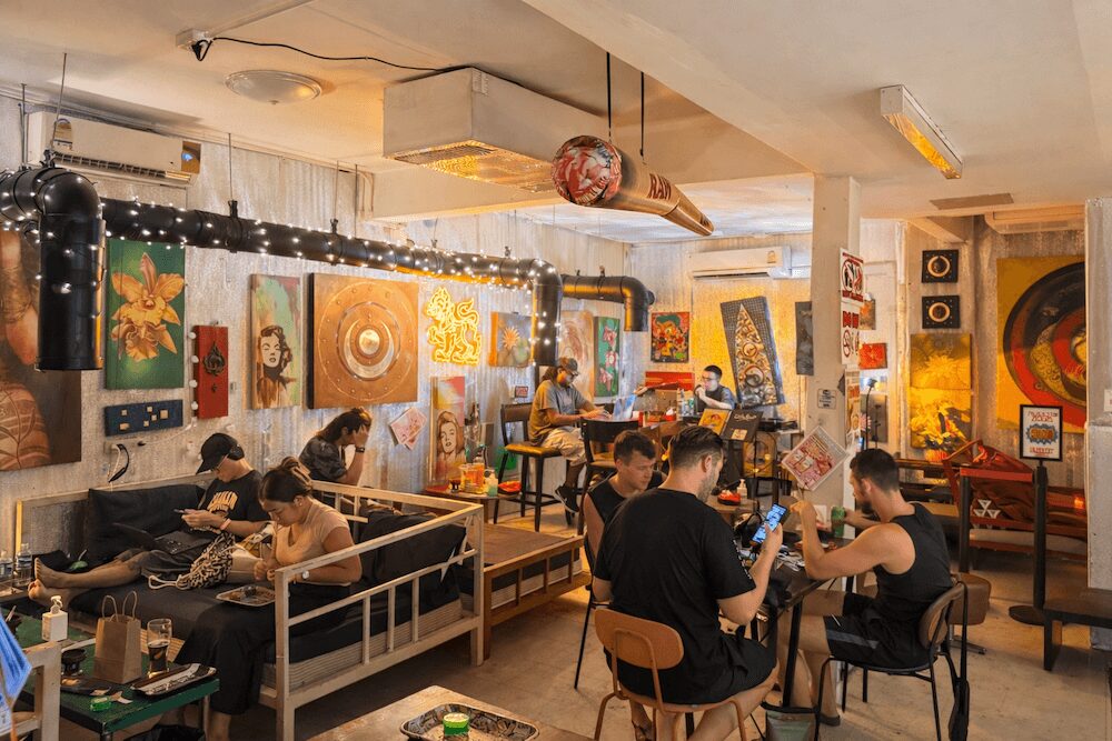 チュー チュー ヘンプ ウィード ショップ(Choo Choo Hemp Weed Shop)のスモーキングラウンジ