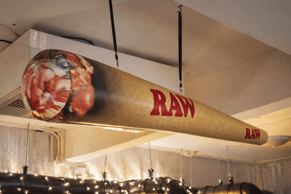 チュー チュー ヘンプ ウィード ショップ(Choo Choo Hemp Weed Shop)のスモーキングラウンジ2