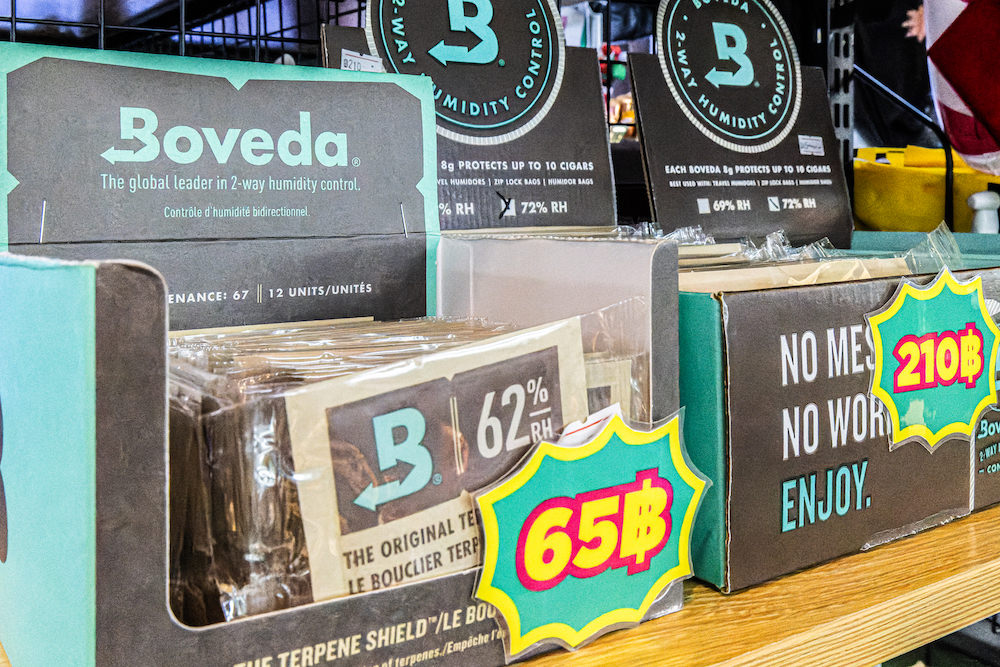 タイ・バンコクのエディブル専門店「Edibleland」で販売されている湿度コントロール剤（Boveda）