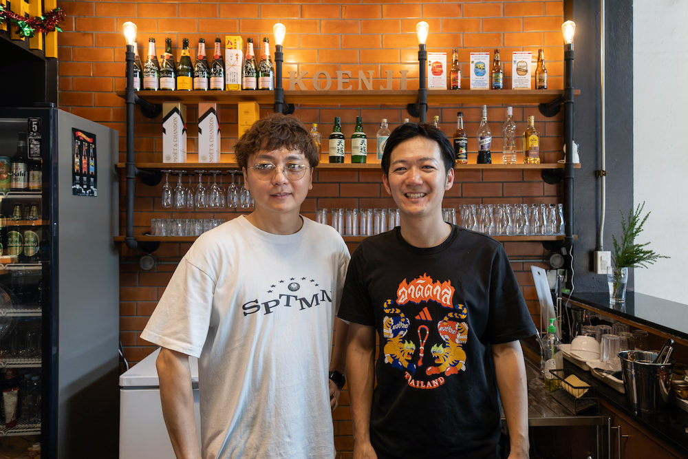 Koenji Guesthouse and Bar Chiangmai（高円寺ゲストハウス アンド バー チェンマイ）運営者の浅野さんと三谷さん