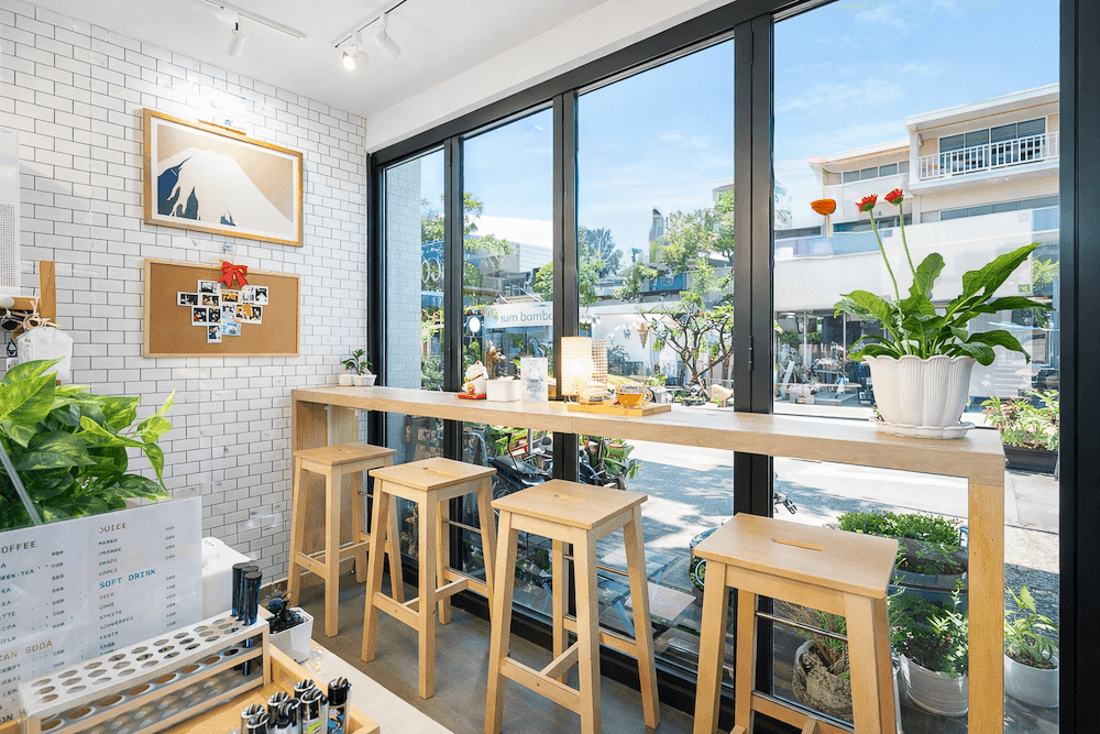 チェンマイの日本人ディスペンサリー「KOKORO」の店内１