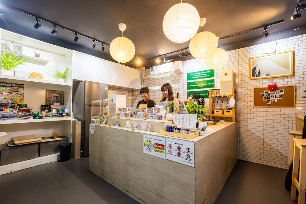 チェンマイの日本人ディスペンサリー「KOKORO」の店内２