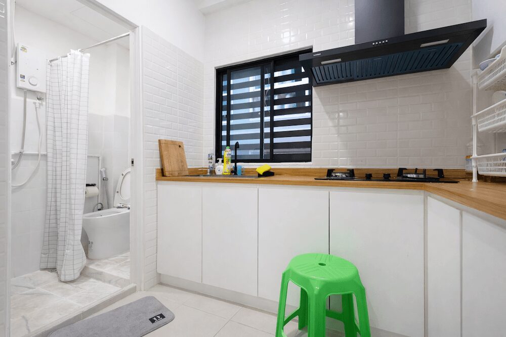 バンコクの日本人専用宿「うらしま館」の共用キッチン