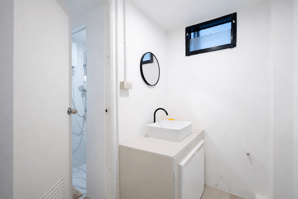 バンコクの日本人専用宿「うらしま館」の共用シャワールーム