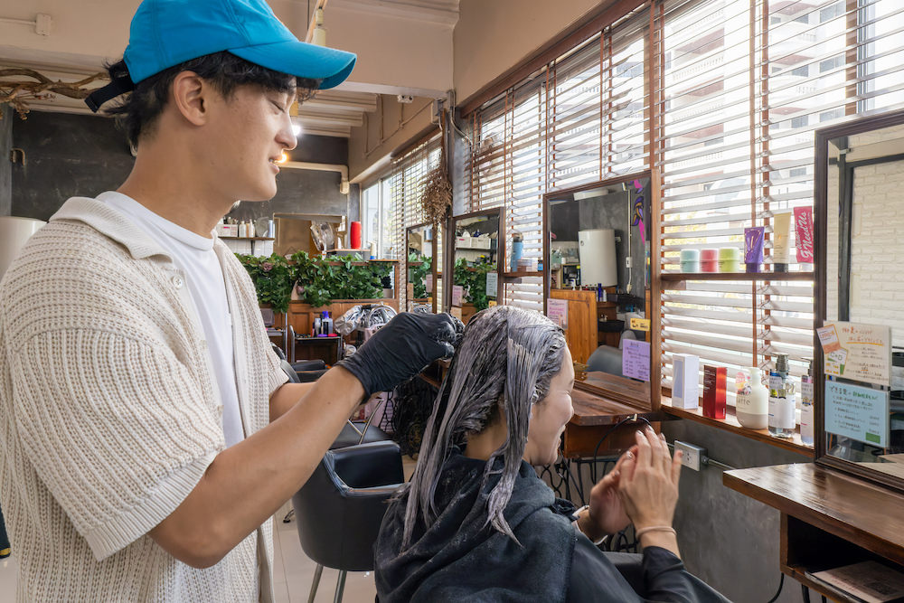 バンコク・トンローの日本人美容室F.でのヘアカラー２
