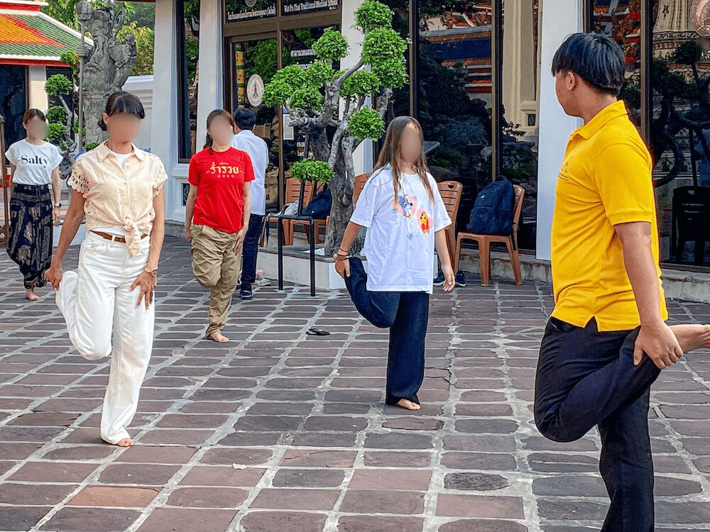 ルーシーダットンの姿勢1