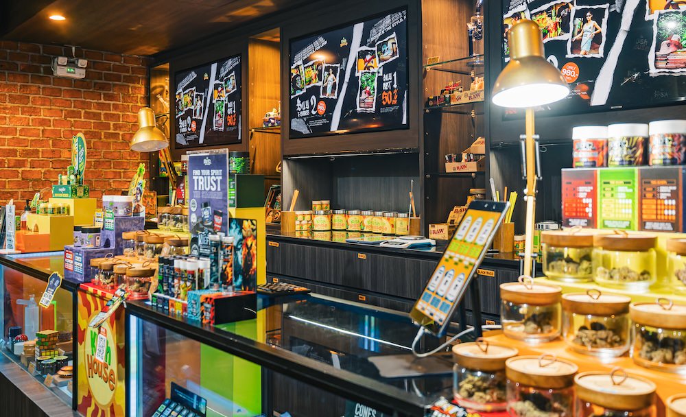 Kush House Bangkok(クッシュ ハウス バンコク)の店内カウンター