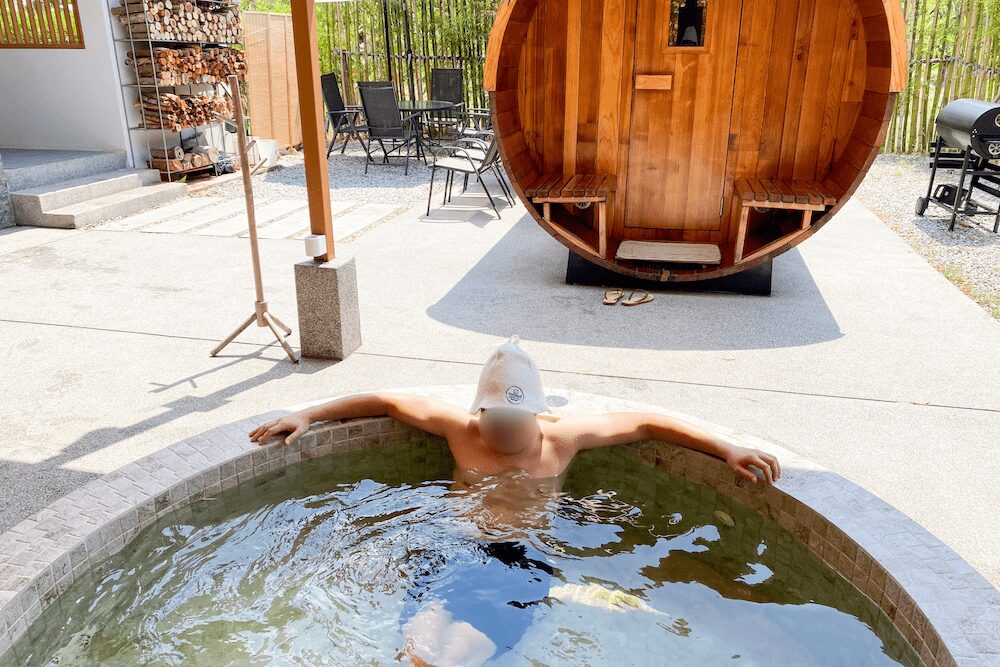 パタヤのプライベートバレルサウナ「TotonouNippon」の水風呂1