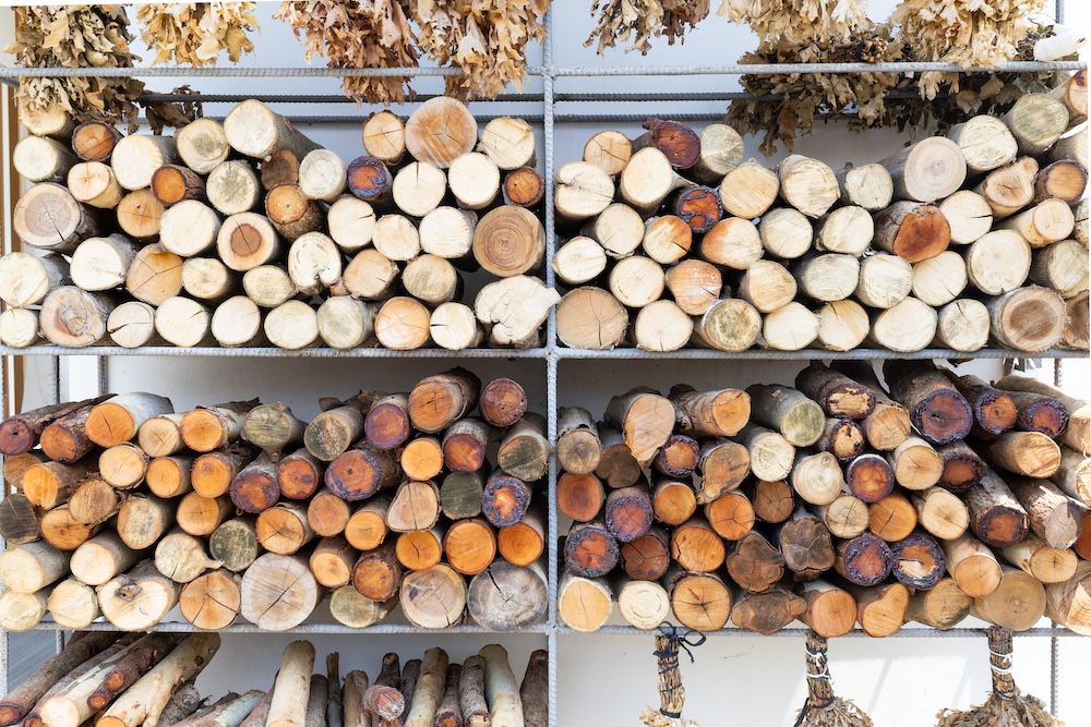 パタヤのプライベートバレルサウナ「TotonouNippon」の薪