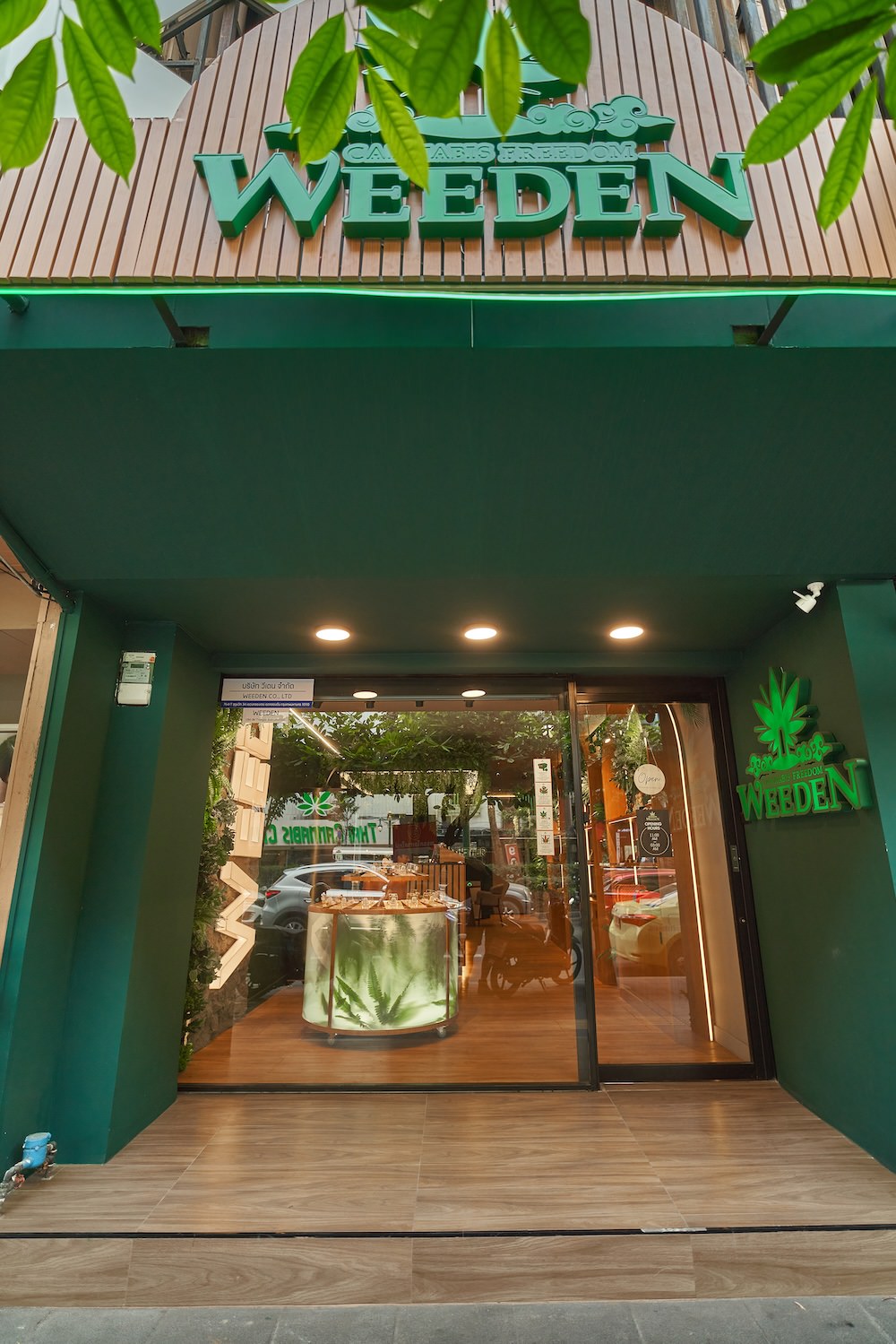 タイのディスペンサリー「WeedeN」の外観