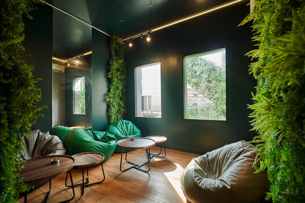 タイのディスペンサリー「WeedeN」の店内4