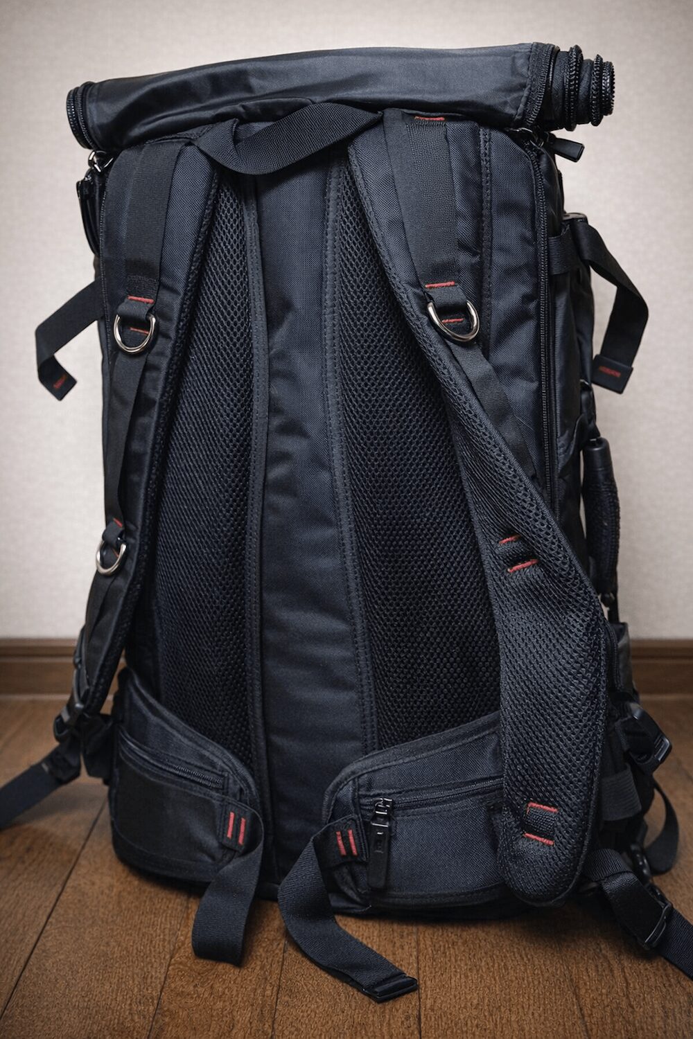 バックパックの背面とショルダー
