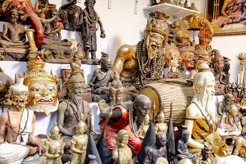 バンコクのサクヤンスタジオ「Ajahn Neng Sak Yant Tattoo」にあるルーシー像