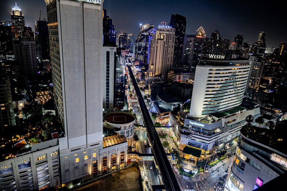 ソラリア西鉄ホテルバンコク（Solaria Nishitetsu Hotel Bangkok）のルーフトップバー「Trans Blue」から見える夜景２