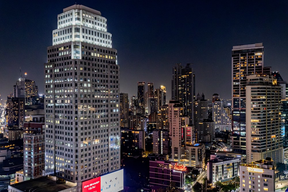 ソラリア西鉄ホテルバンコク（Solaria Nishitetsu Hotel Bangkok）のルーフトップバー「Trans Blue」から見える夜景１