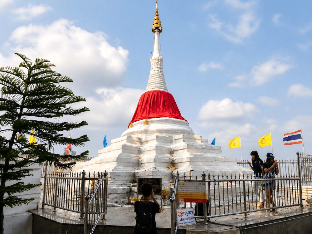 クレット島のムタウ仏塔