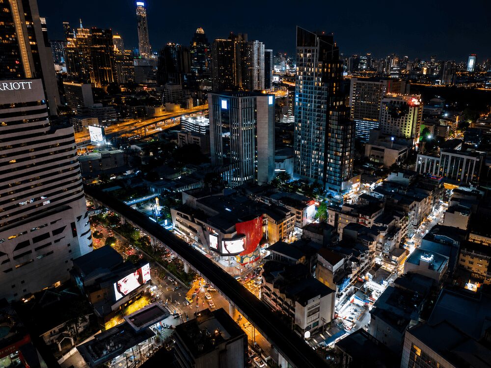 ザ・ランドマーク・バンコク(The Landmark Bangkok)のクラブラウンジから望むナナエリアの夜景