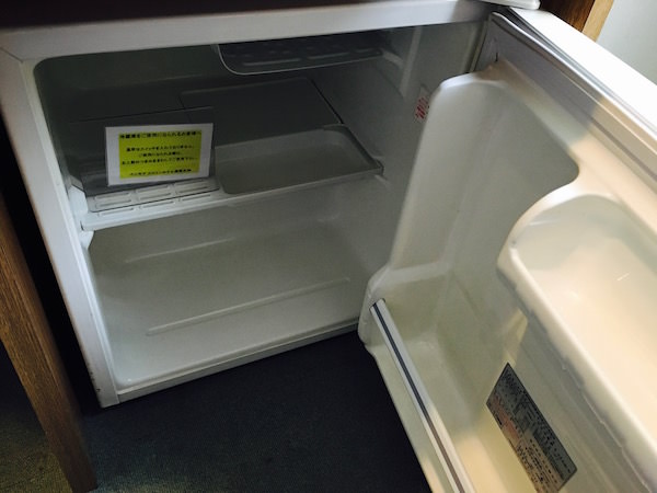 ホテルの小型冷蔵庫