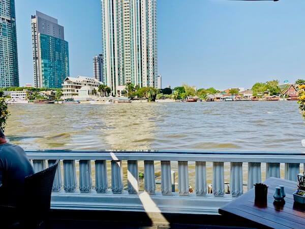 マンダリン オリエンタル バンコク（Mandarin Oriental Bangkok）の朝食会場から見えるチャオプラヤー川