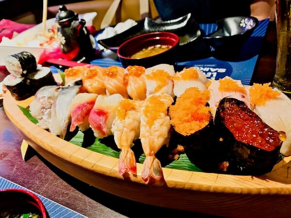 サイコウ ジャパニーズ レストラン（Saikou Japanese Restaurant）の寿司盛り合わせ