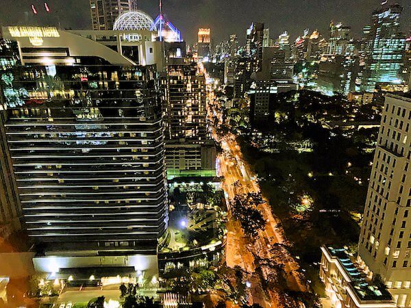 ジ オークラ プレステージ バンコク（The Okura Prestige Bangkok）の客室から見える夜景
